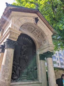 Grabmal der Familie Miller auf dem Alten Südfriedhof in München - Gesamtansicht